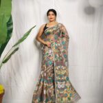 floral Jamdani saree in soft Resham silk